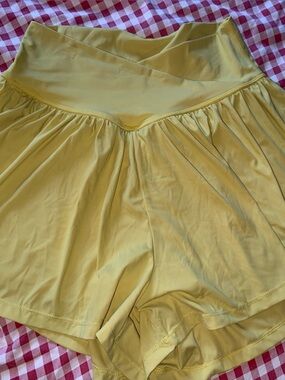 Women’s Yellow Ruched Active Skort